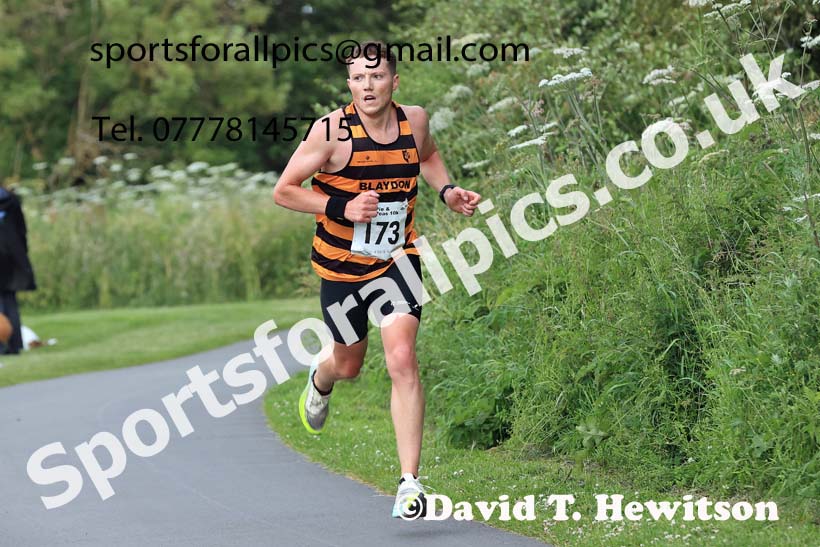 The 2024 Tynedale Pie n Peas 10k Road Race, Ovington to Low Prudhoe Country Park, Northumberland.  Photo: David T. Hewitson/Sports for All Pics